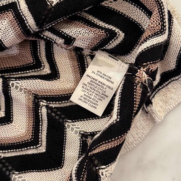 White House Black Market Chevron Sweater Cardigan - Picture 4 of 5